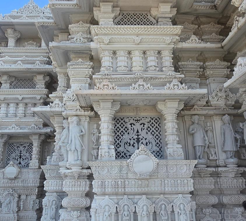 Ornate White Marble Pillar With Floral Carving