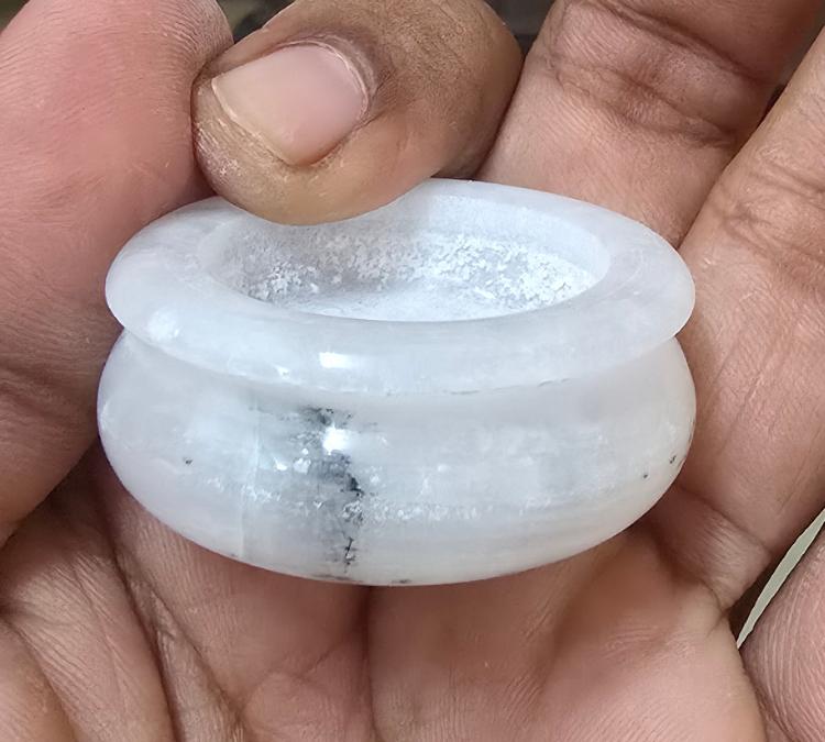 Safed Onyx Orsiya