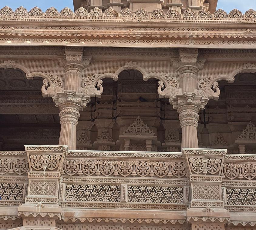 Sandstone Pillar Arcade With Peacock Brackets